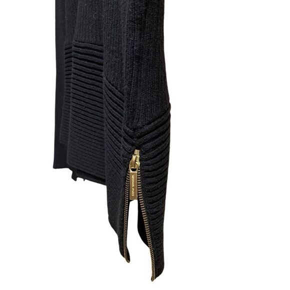 🌟70% OFF🌟Michael Kors Uneven One Side Zip Black Sweater - Picture 3 of 5